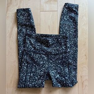 Athleta Ultimate Stash 7/8 Tight Black White Size XXS